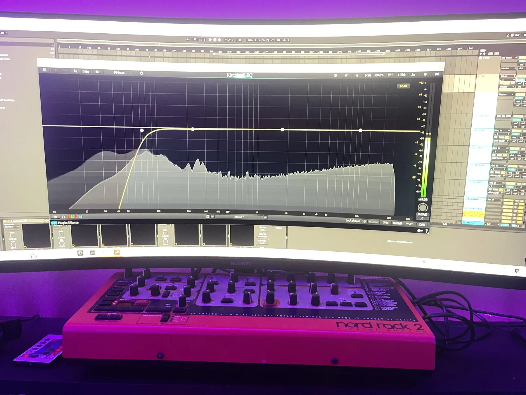 Écran de mixage et égalisation au studio